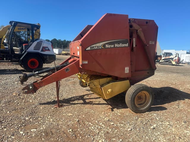 Image of New Holland BR730 equipment image 3