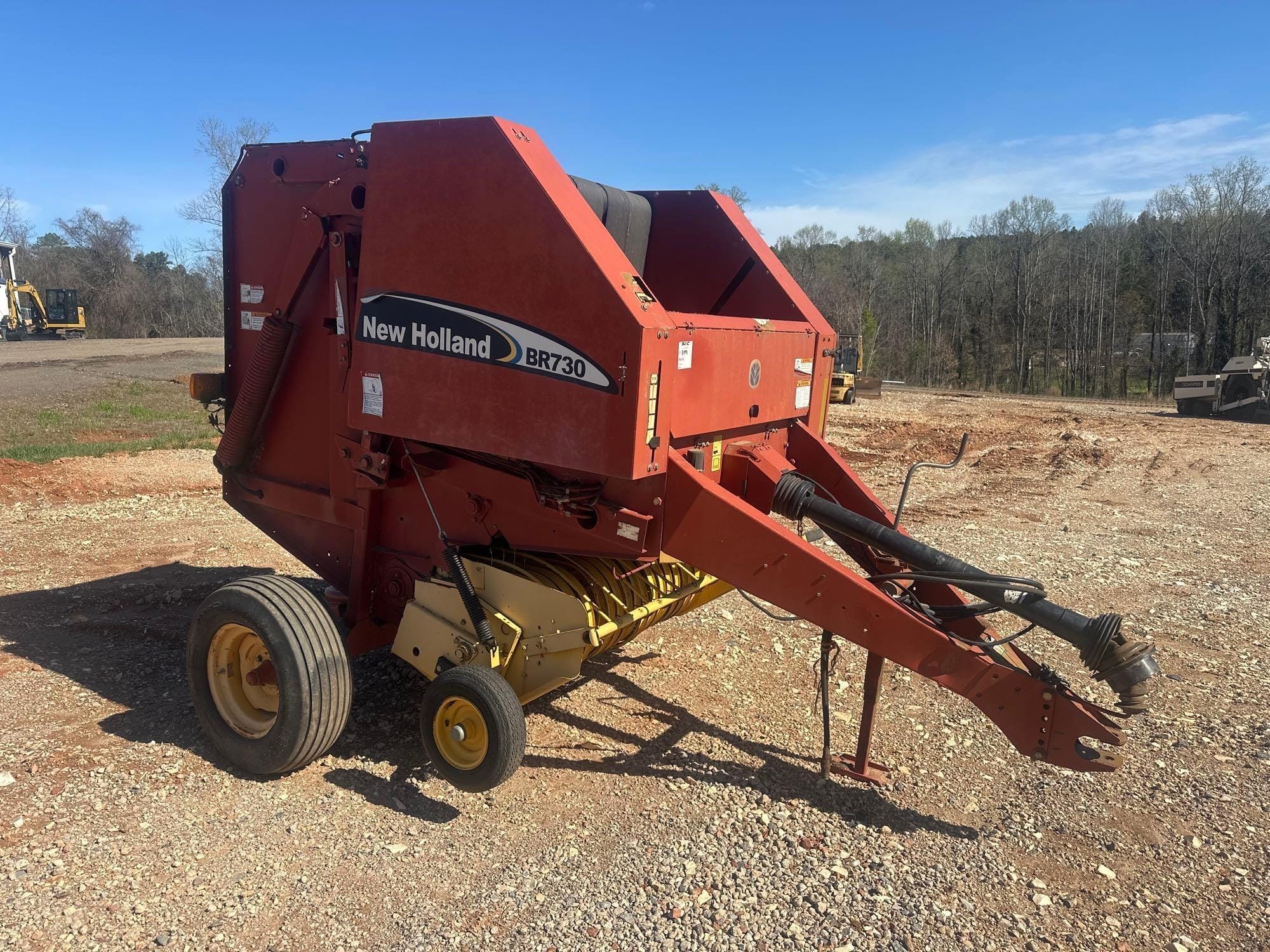 New Holland BR730 Equipment Image0