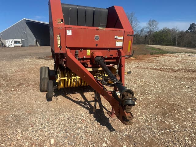 Image of New Holland BR730 equipment image 1