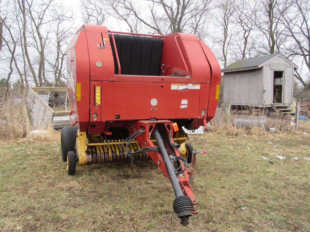 Image of New Holland BR740A Primary image