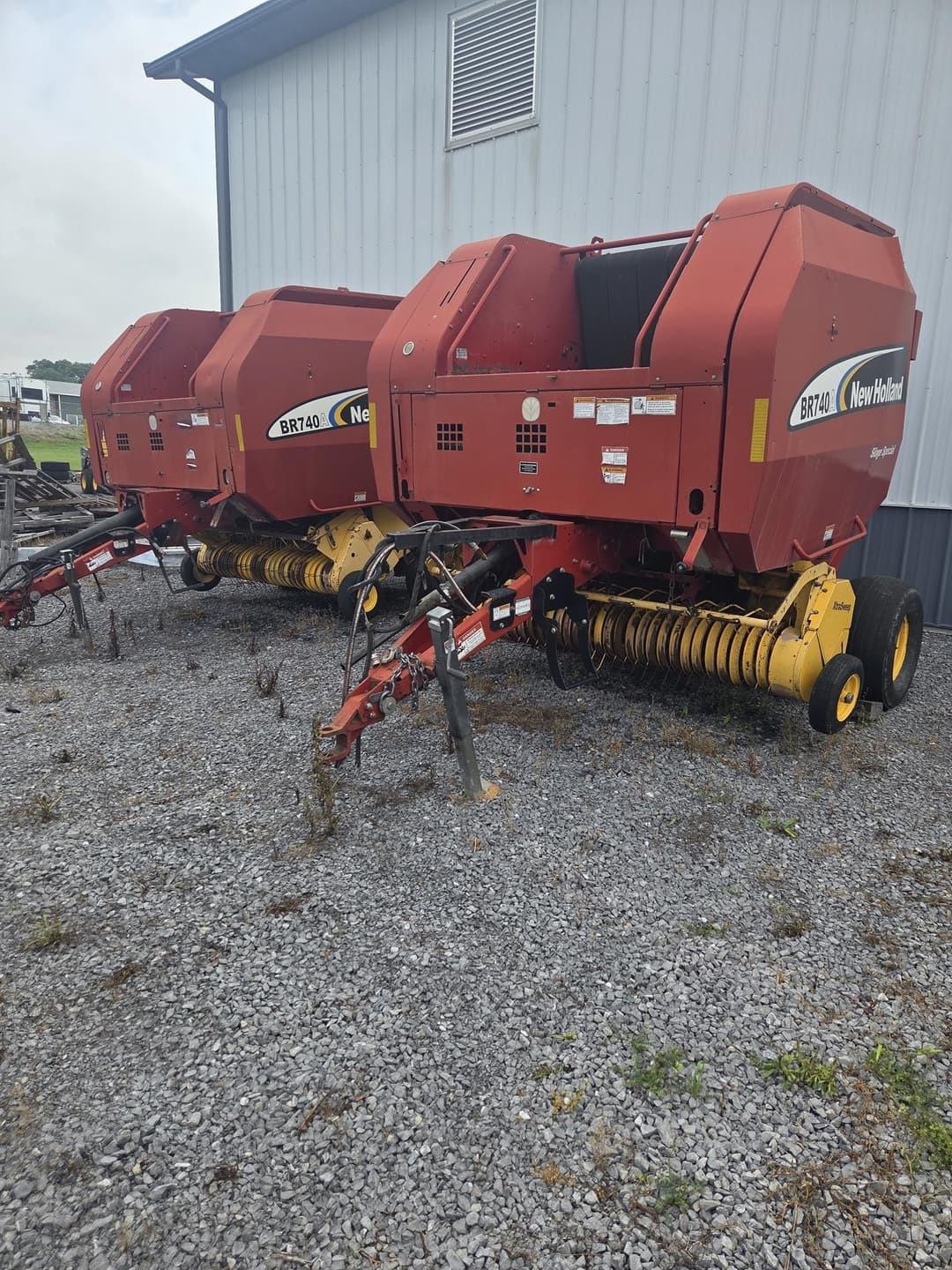 Image of New Holland BR740A Primary Image