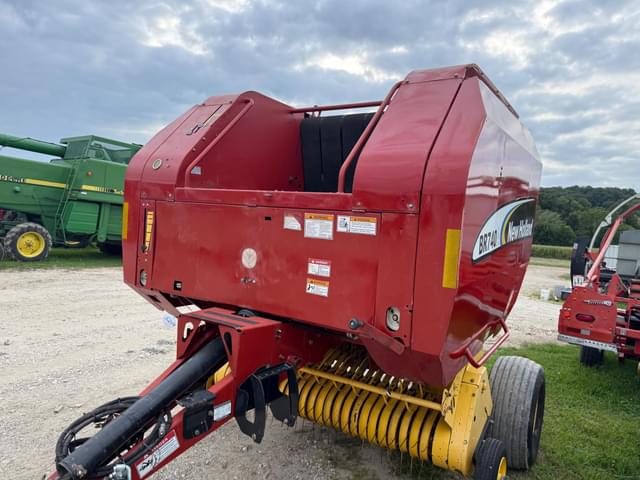 Image of New Holland BR740A equipment image 1