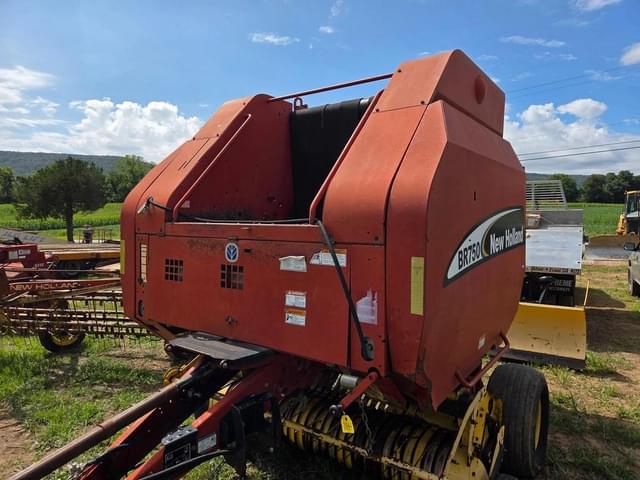 Image of New Holland BR750 equipment image 2