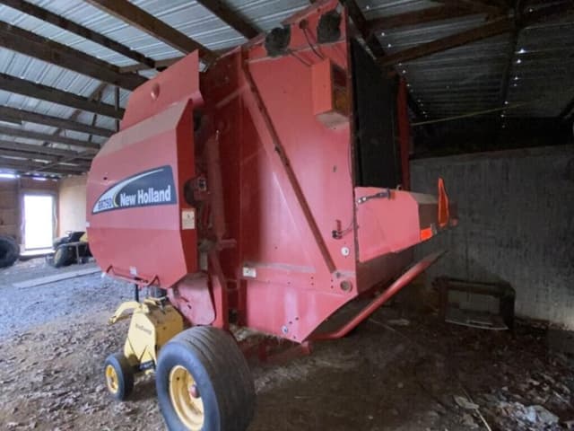 Image of New Holland BR750 equipment image 3