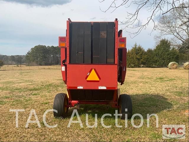 Image of New Holland BR750A equipment image 3
