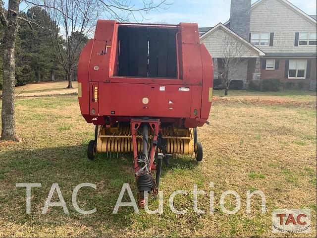Image of New Holland BR750A equipment image 1