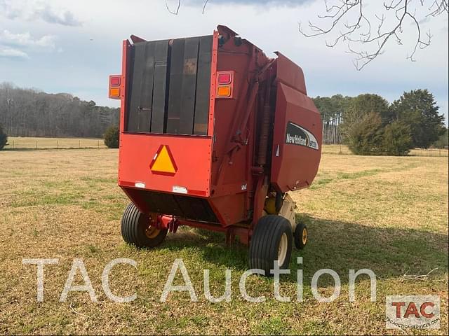 Image of New Holland BR750A equipment image 4