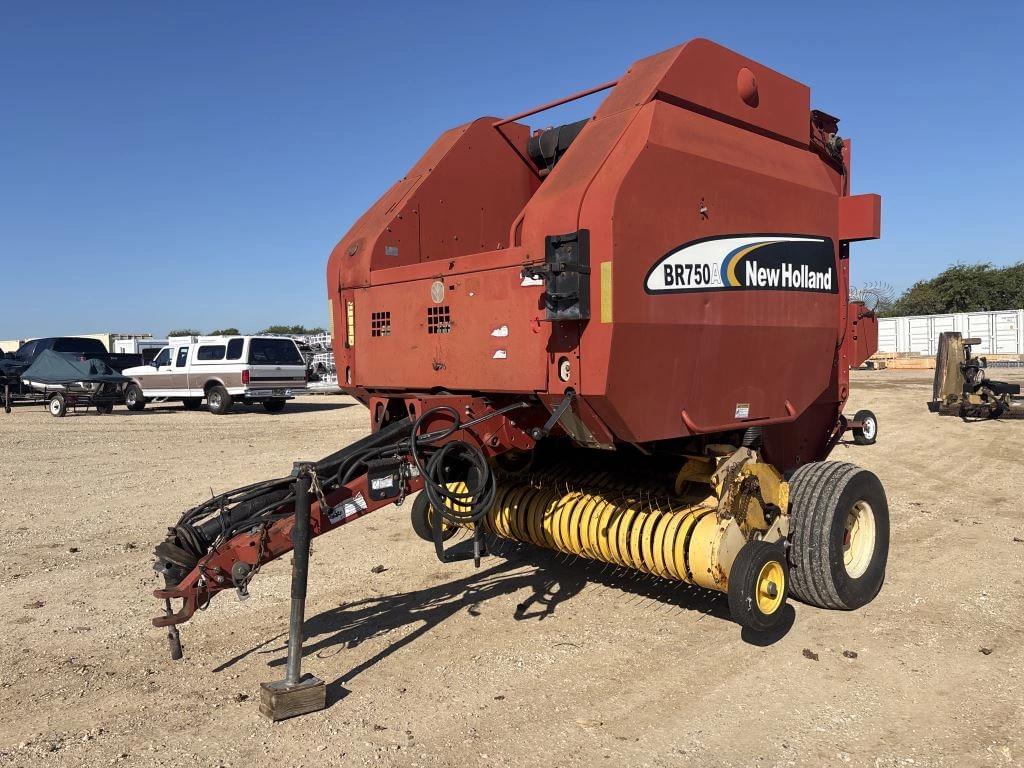 Image of New Holland BR750A Primary image
