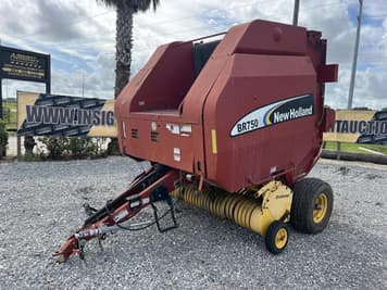 Main image New Holland BR750A