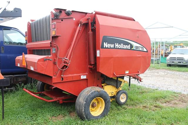 Image of New Holland  BR770  equipment image 2
