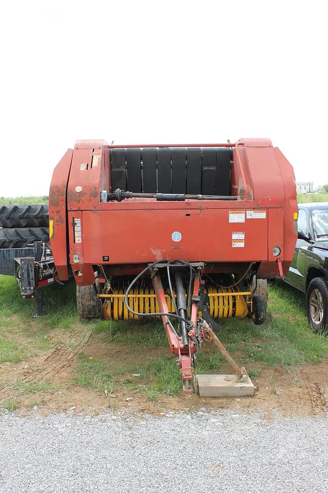 Image of New Holland BR770 equipment image 1