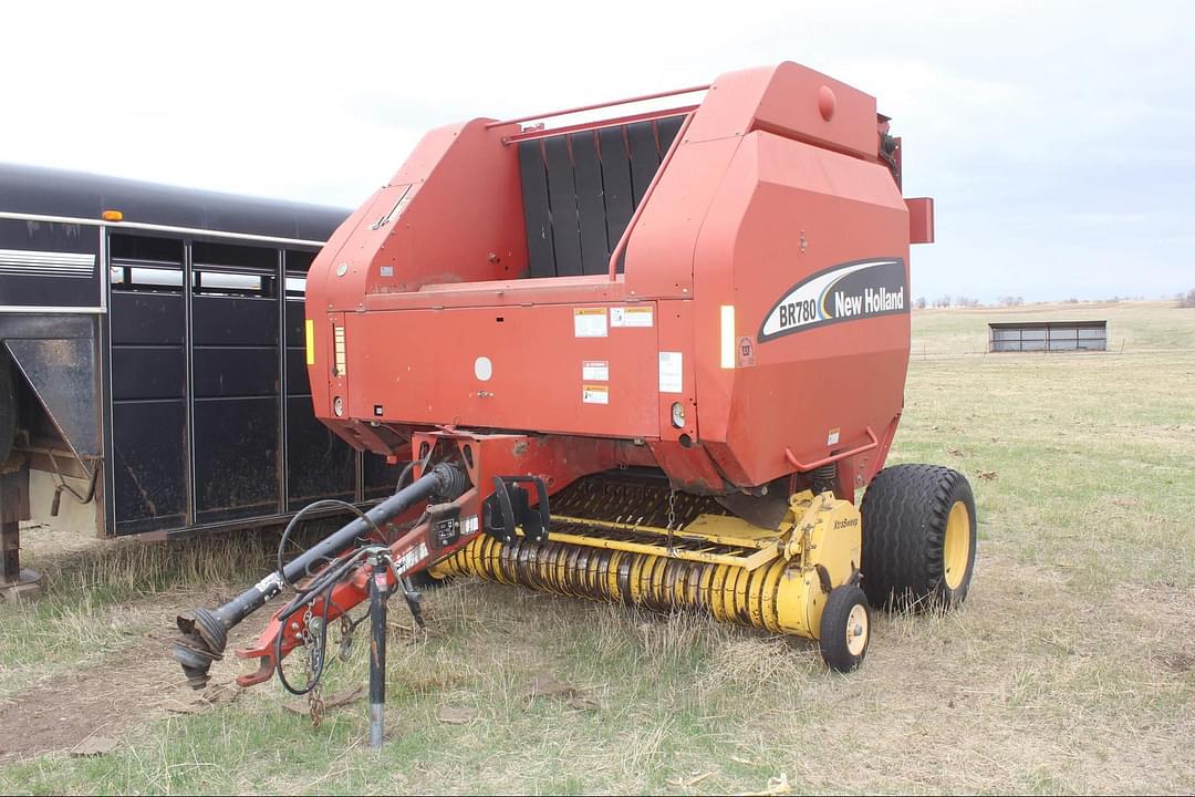 Image of New Holland BR780 Primary image