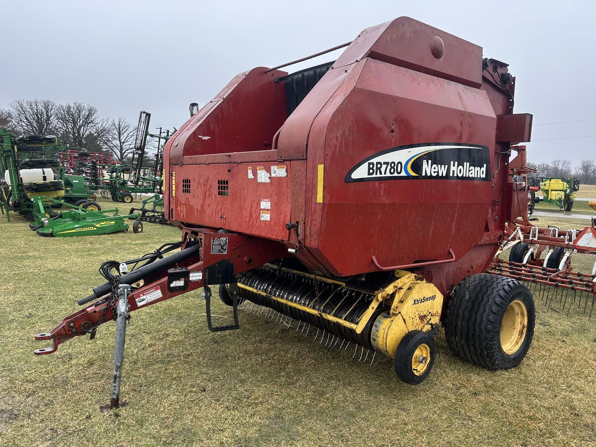 New Holland BR780 Equipment Image0
