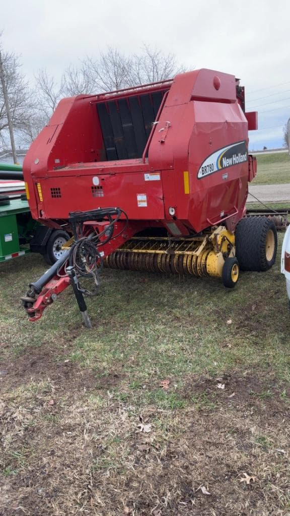 Image of New Holland BR780 Image 0