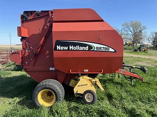 New Holland BR780 Equipment Image0