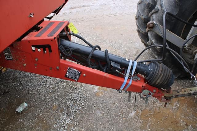Image of New Holland BR780 equipment image 3