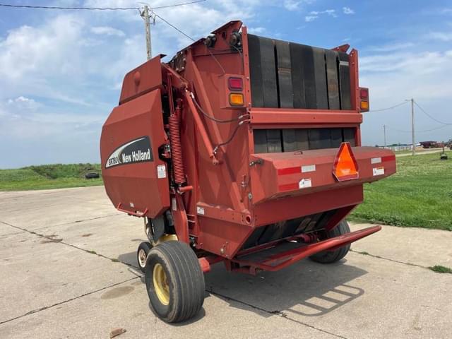Image of New Holland BR780 equipment image 3