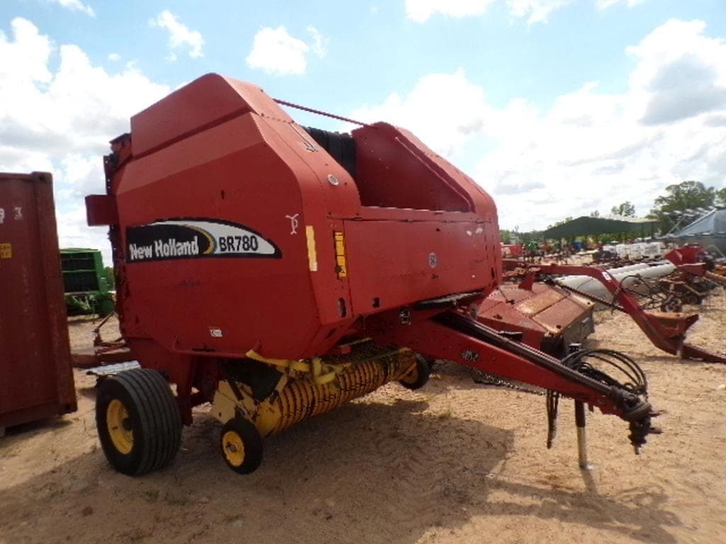 Image of New Holland BR780 Image 1