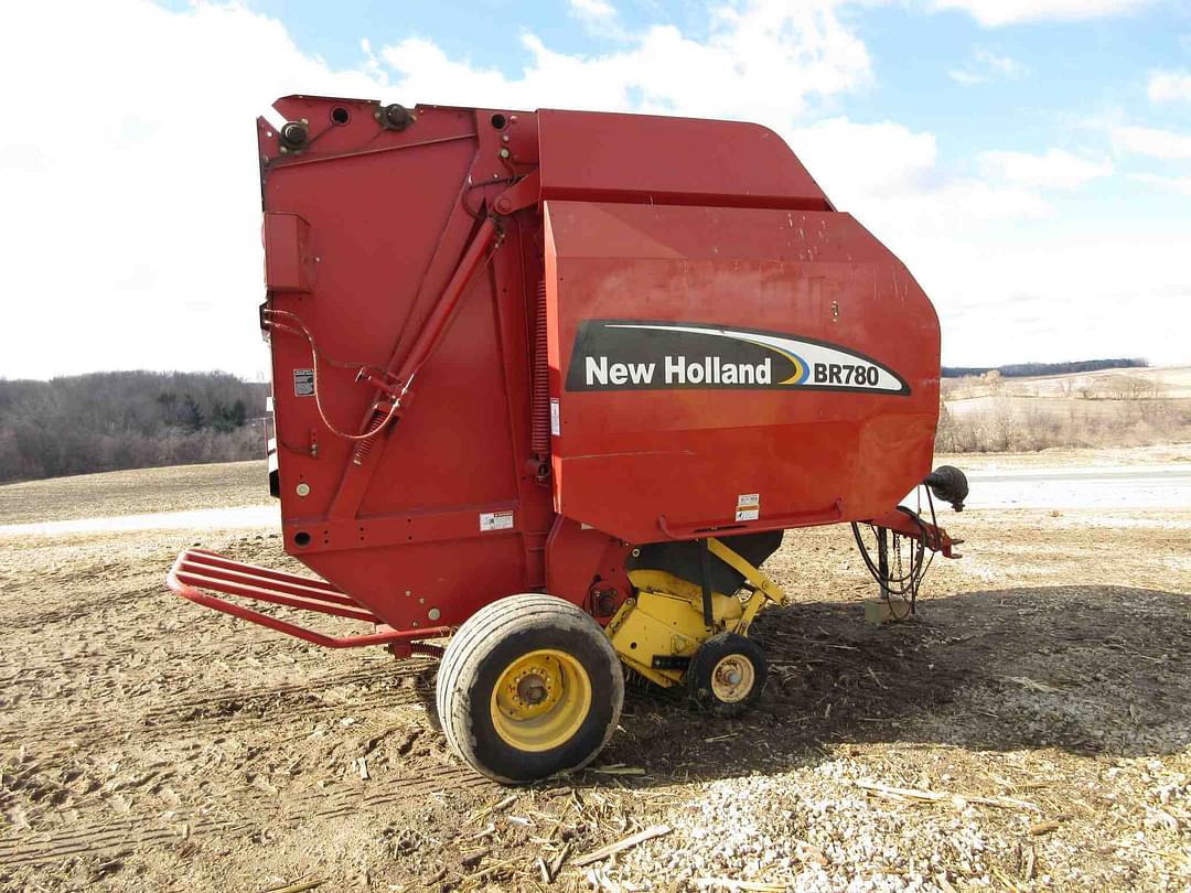 Image of New Holland BR780 Primary image