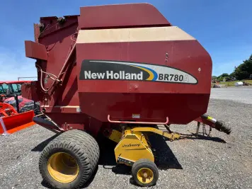 Main image New Holland BR780A