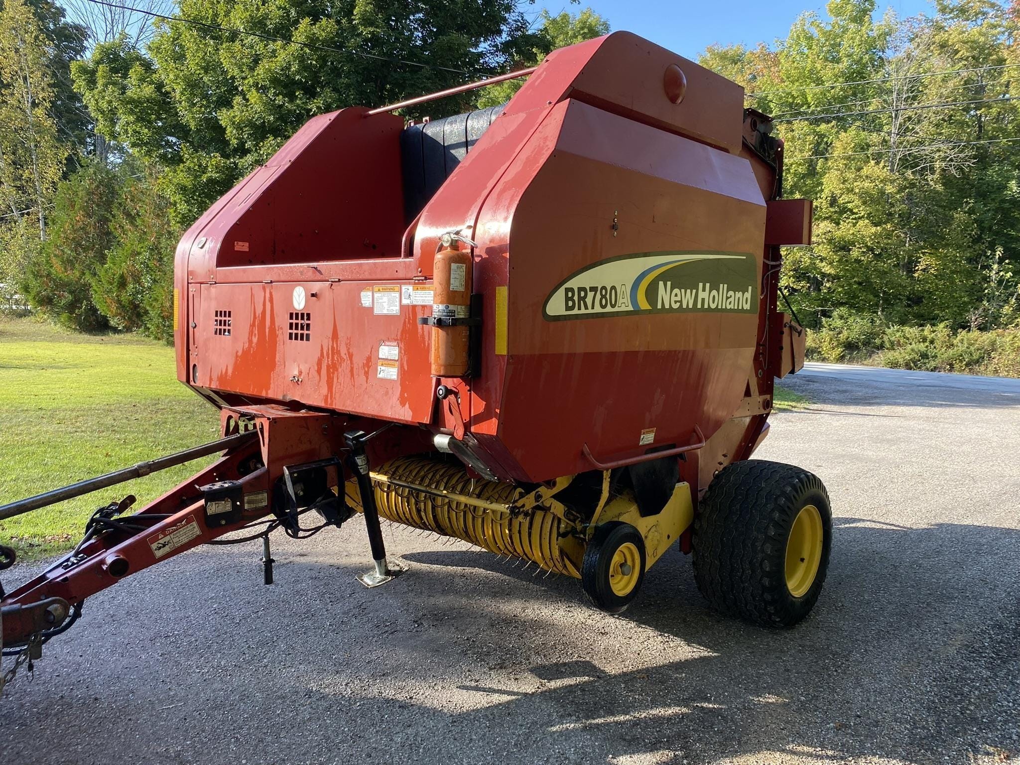 New Holland BR780A Equipment Image0