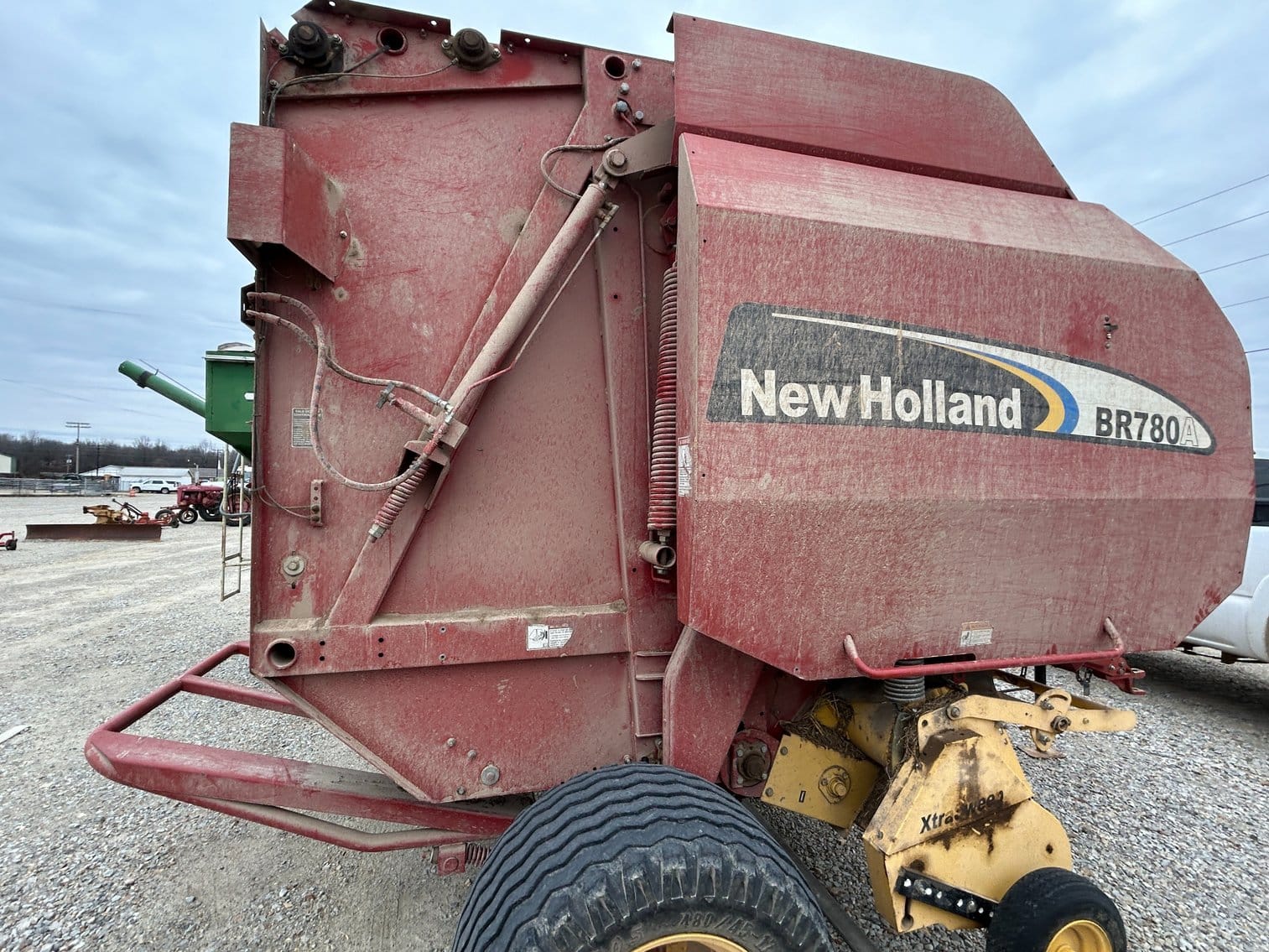 New Holland BR780A Equipment Image0