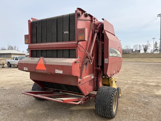 Image of New Holland BR780A equipment image 3