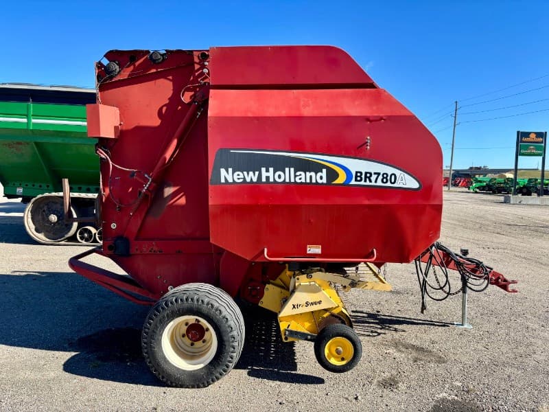 Image of New Holland BR780A Primary image