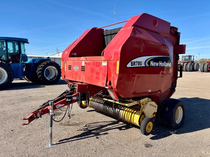 New Holland BR780A Equipment Image0