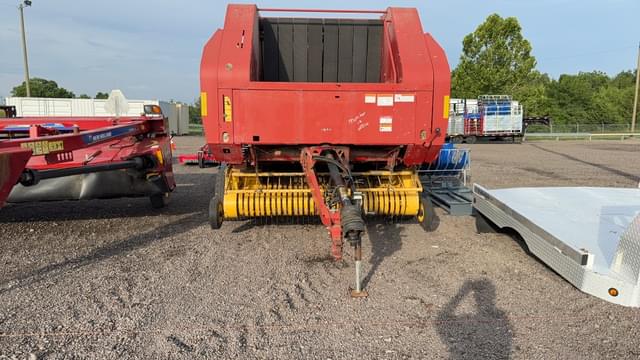 Image of New Holland BR780A equipment image 1