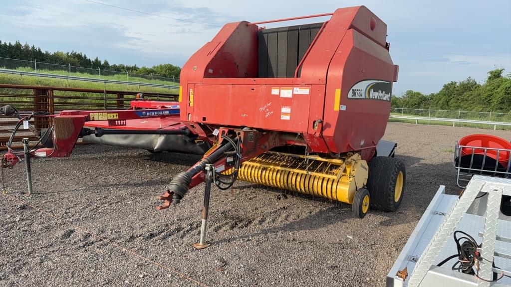 Image of New Holland BR780A Primary image