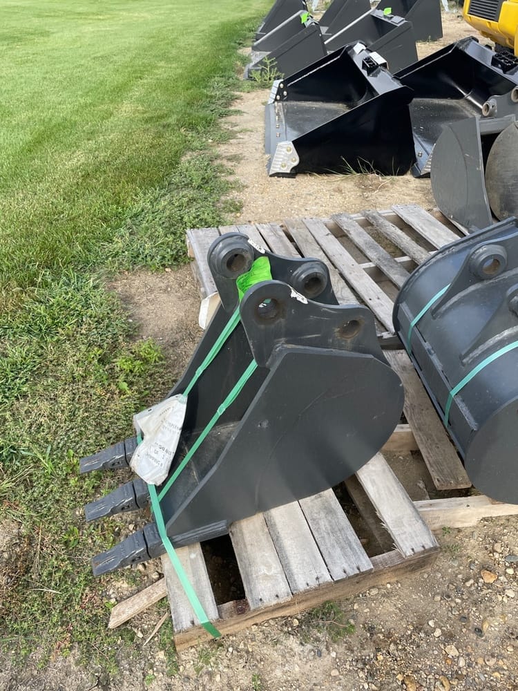 New Holland Bucket Equipment Image0