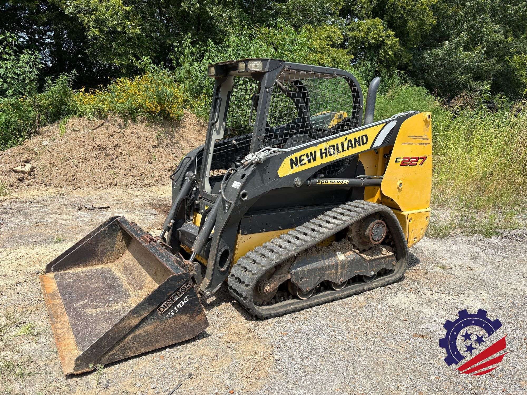 New Holland C227 Equipment Image0