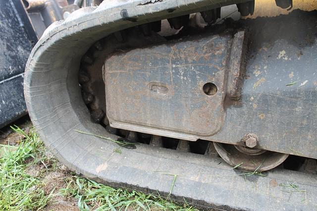 Image of New Holland C232 equipment image 4