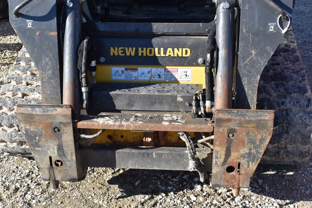 Image of New Holland C327 equipment image 4