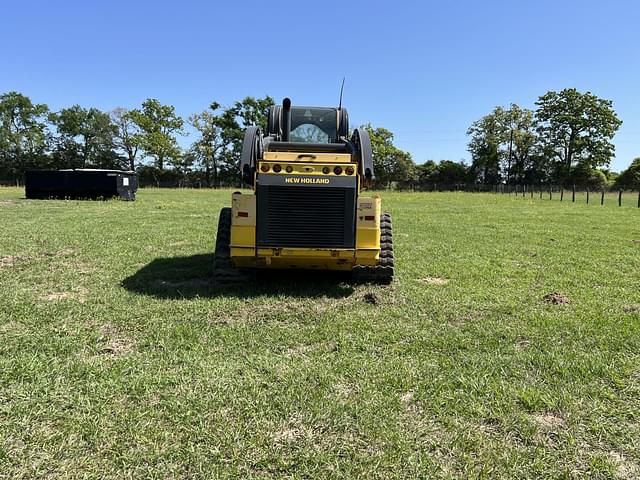 Image of New Holland C332 equipment image 3