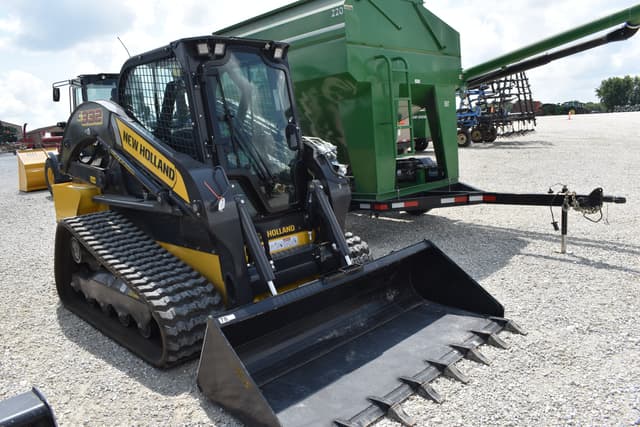 Image of New Holland C332 equipment image 2