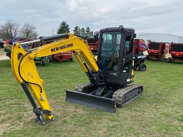Image of New Holland E37C equipment image 3