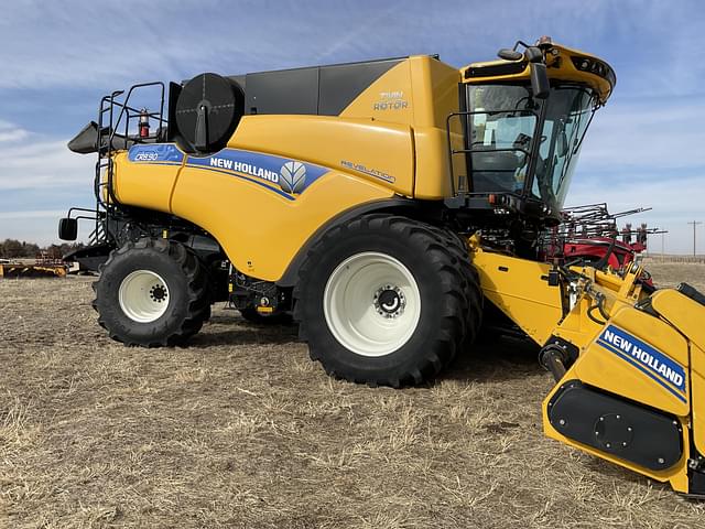 Image of New Holland CR8.90 equipment image 3