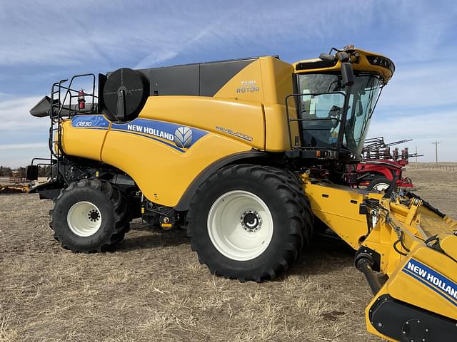 Image of New Holland CR8.90 equipment image 2