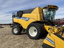 New Holland CR8.90 Image