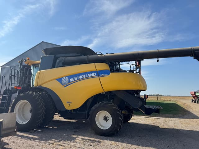 Image of New Holland CR6090 equipment image 3