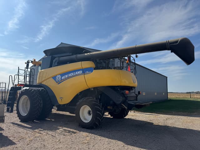 Image of New Holland CR6090 equipment image 1