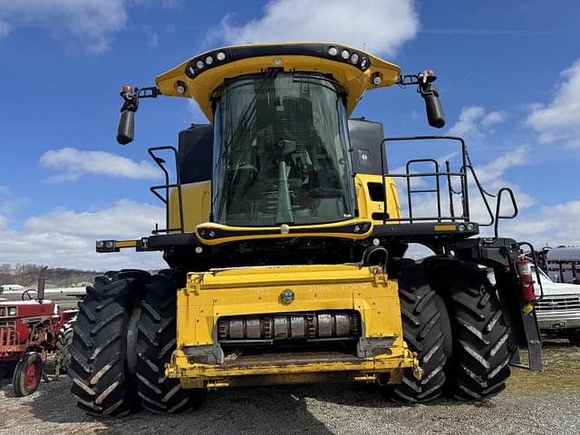 Image of New Holland CR8.90 equipment image 1