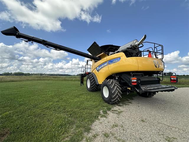 Image of New Holland CR8.90 equipment image 2