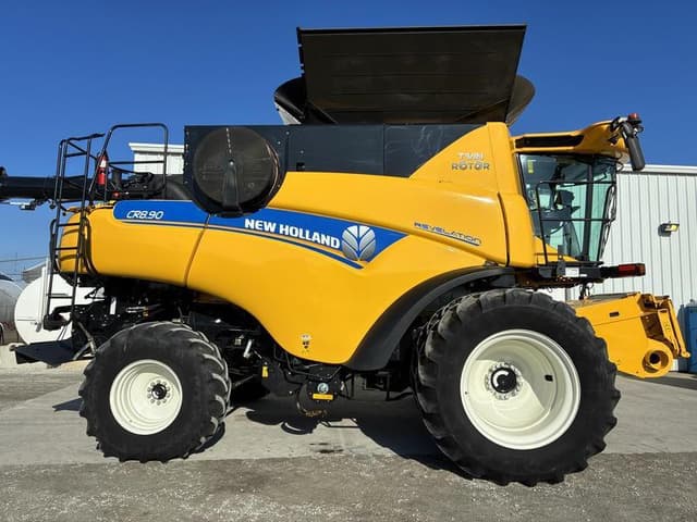 Image of New Holland CR8.90 equipment image 2