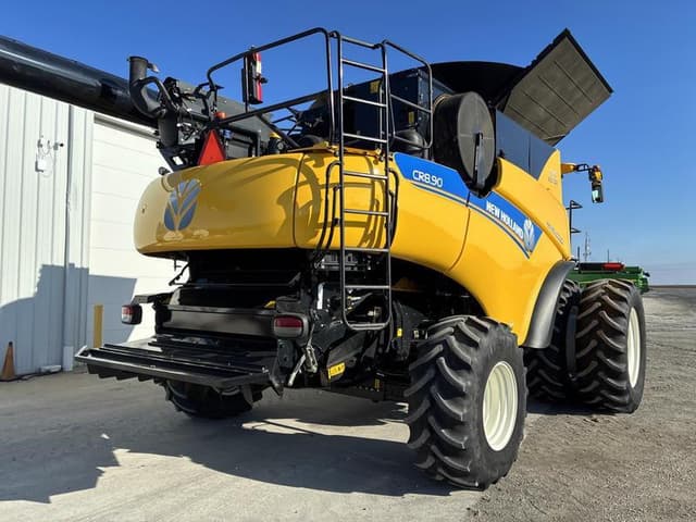 Image of New Holland CR8.90 equipment image 4