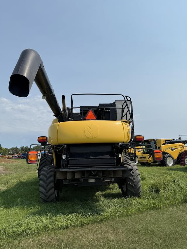 Image of New Holland CR960 equipment image 3