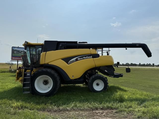 Image of New Holland CR960 equipment image 1
