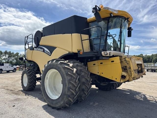 Image of New Holland CR960 equipment image 2